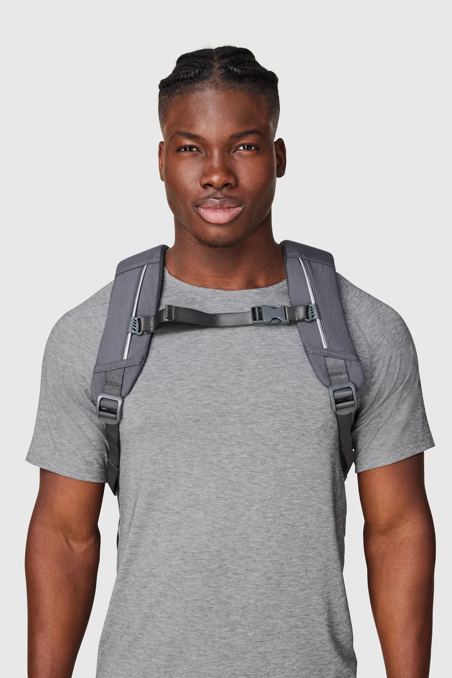 FWD — Pleated Pack 24L, sternum strap
